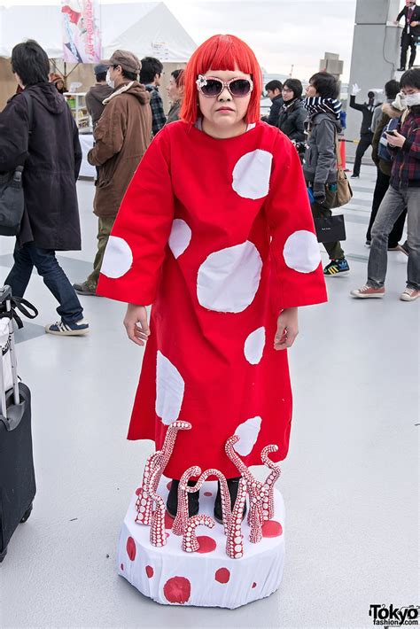 yayoi kusama outfits.